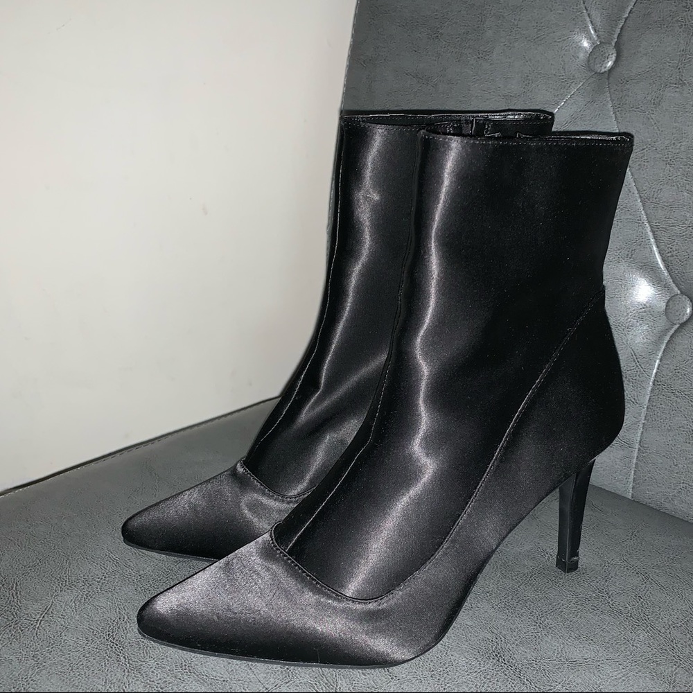 Brand New Forever 21 pointed ankle booties